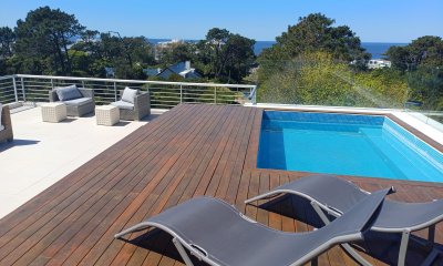 Departamento Penthouse 3 dormitorios cerca del mar Brava PDE venta financia