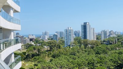 Venta apartamento piso alto en Look Punta del Este playa Brava