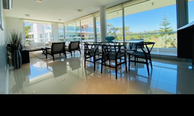 Venta apartamento 3 dormitorios en Playa Brava