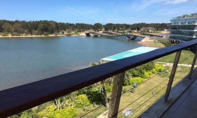 Venta apartamento en La Barra sobre el mar 3 dormitorios