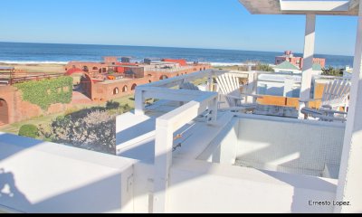 Venta departamento penthouse en Manantiales 3 dormitorios