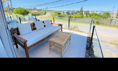 Venta departamento 3 dormitorios en Manantiales, con garaje en sub suelo