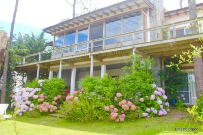 Casa en alquiler en Montoya a 2 cuadras del mar 