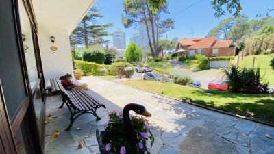 Alquiler casa 3 dormitorios en Cantegril Punta del Este