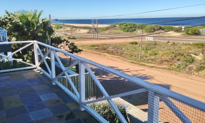 Venta casa en Montoya a metros de la playa