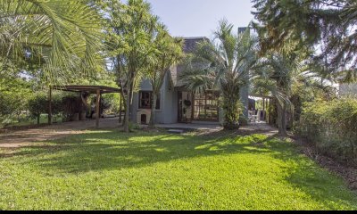 Venta 2 casas en El Tesoro La Barra con renta - inversores