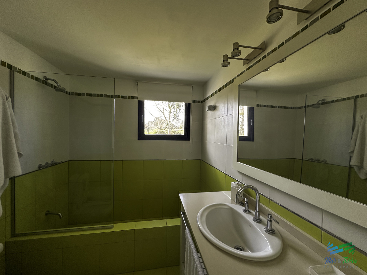 Casa ID.5651 - En venta casa en barrio privado El Quijote, La Barra, Punta del Este