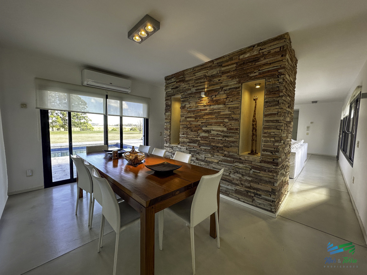 Casa ID.5651 - En venta casa en barrio privado El Quijote, La Barra, Punta del Este