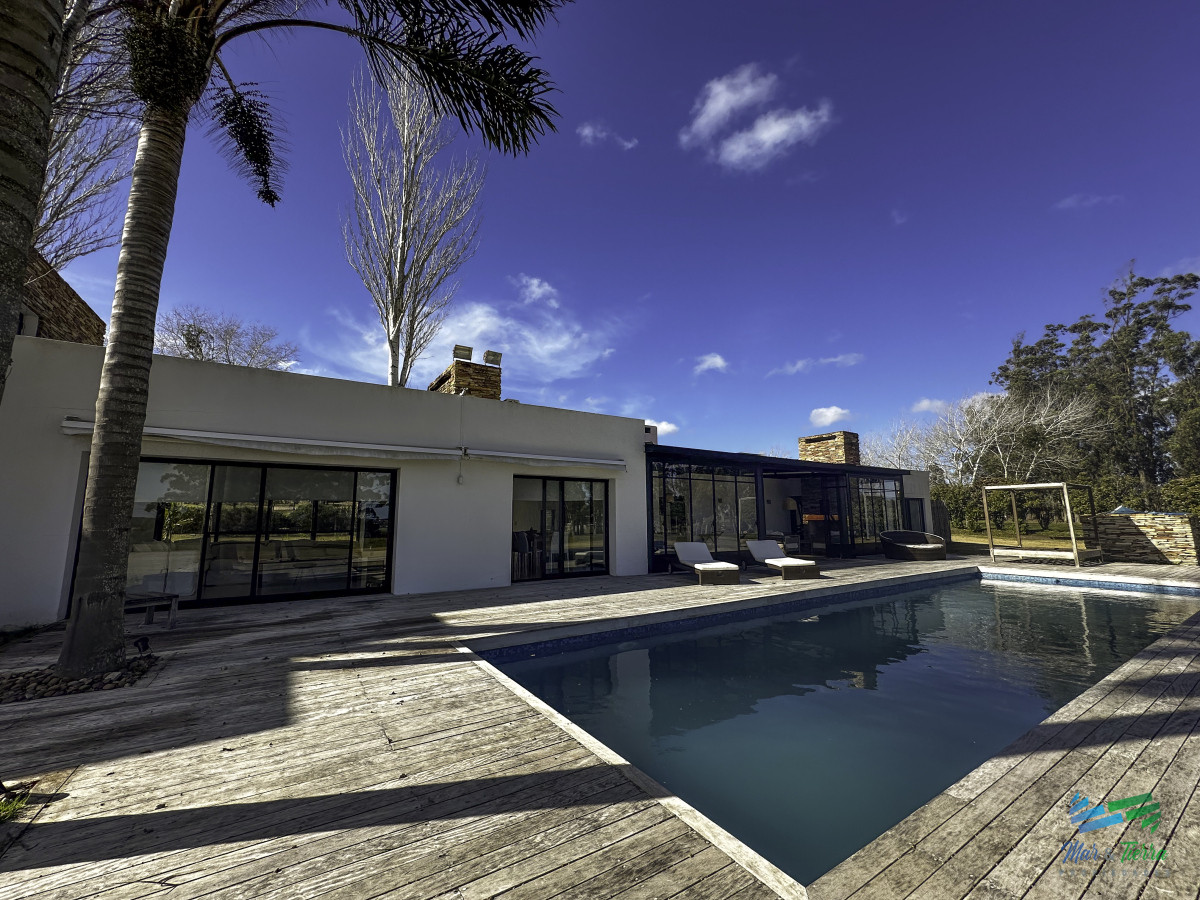 Casa ID.5651 - En venta casa en barrio privado El Quijote, La Barra, Punta del Este