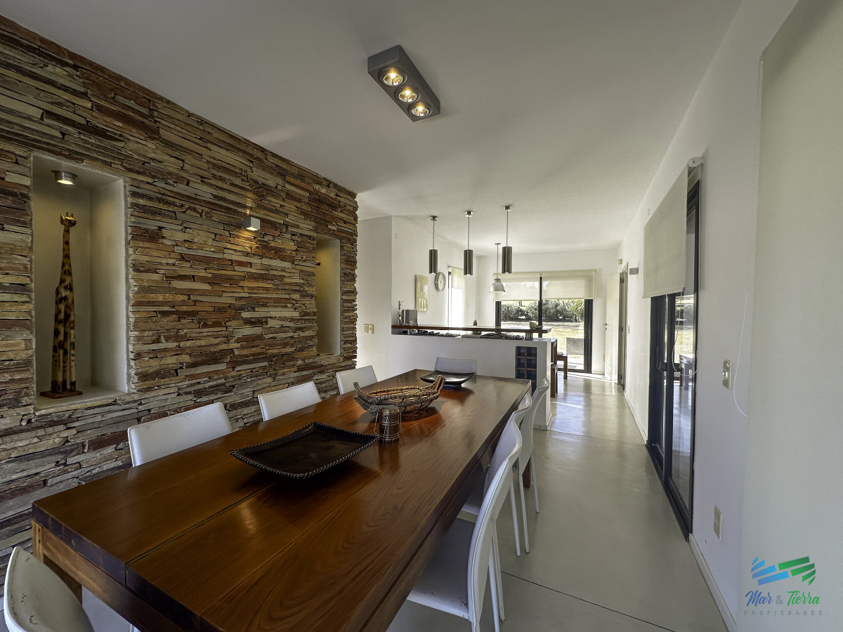 Casa ID.5651 - En venta casa en barrio privado El Quijote, La Barra, Punta del Este
