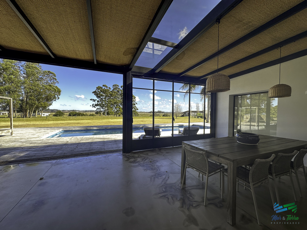 Casa ID.5651 - En venta casa en barrio privado El Quijote, La Barra, Punta del Este