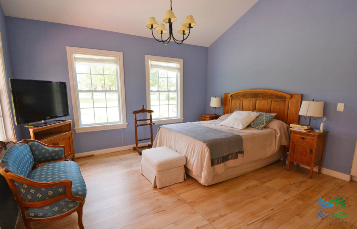 Casa ID.5650 - Casa en Venta en El Quijote Chacras, cercana a la entrada del barrio