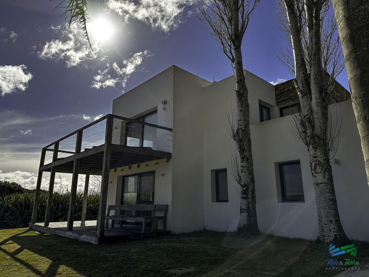 Casa ID.5651 - En venta casa en barrio privado El Quijote, La Barra, Punta del Este