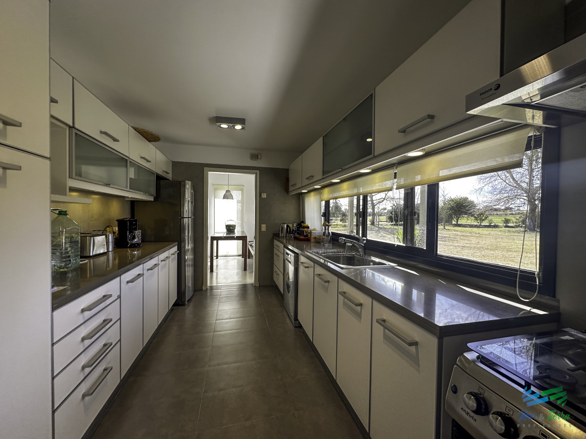 Casa ID.5651 - En venta casa en barrio privado El Quijote, La Barra, Punta del Este