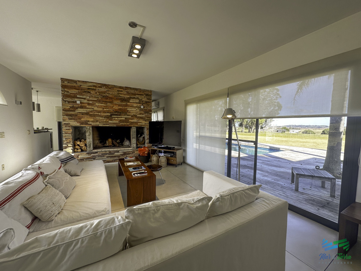 Casa ID.5651 - En venta casa en barrio privado El Quijote, La Barra, Punta del Este