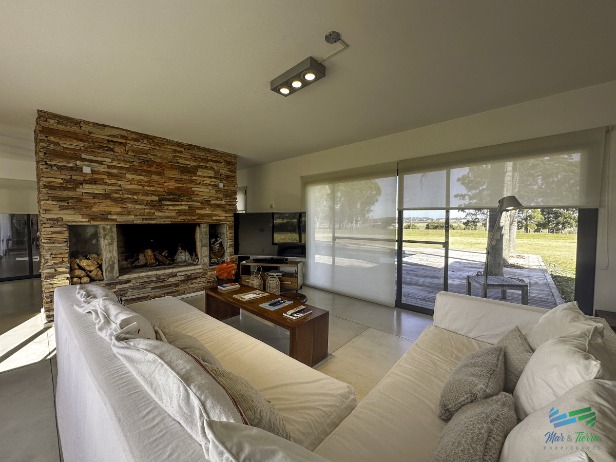Casa ID.5651 - En venta casa en barrio privado El Quijote, La Barra, Punta del Este