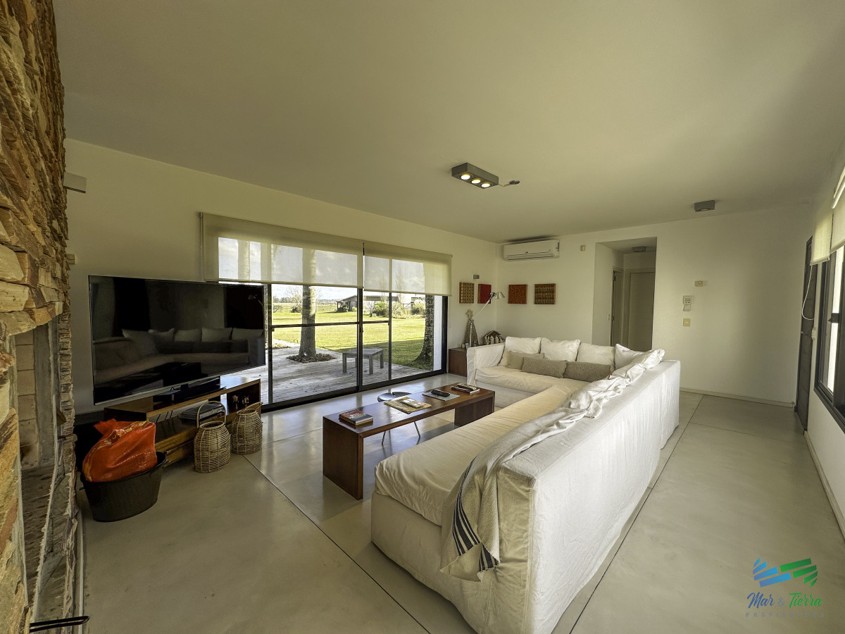 Casa ID.5651 - En venta casa en barrio privado El Quijote, La Barra, Punta del Este
