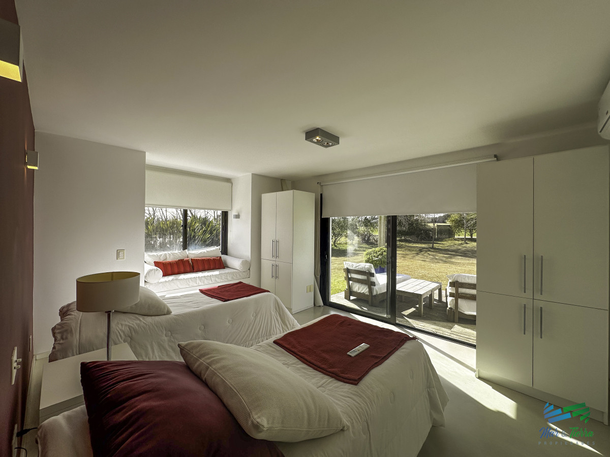 Casa ID.5651 - En venta casa en barrio privado El Quijote, La Barra, Punta del Este