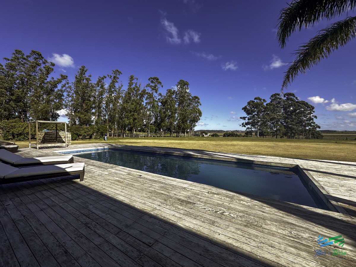 Casa ID.5651 - En venta casa en barrio privado El Quijote, La Barra, Punta del Este