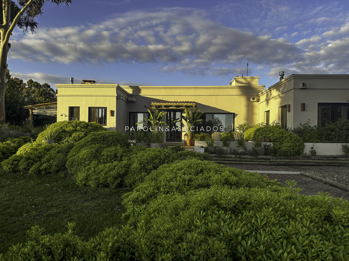 Venta Excelente casa en El Quijote Chacras, Punta del Este.