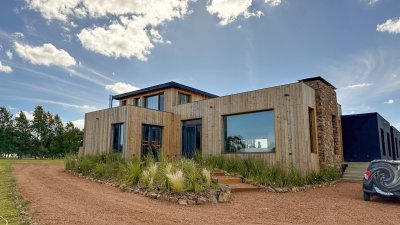 Casa en Venta de 4 dormitorios en suite, El Quijote La Barra