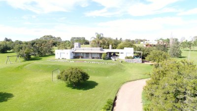 Muy linda casa en Venta El Quijote Chacras 