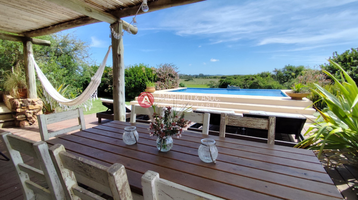 Casa ID.6544 - Excelente casa en El Quijote Chacras Reserva Natural