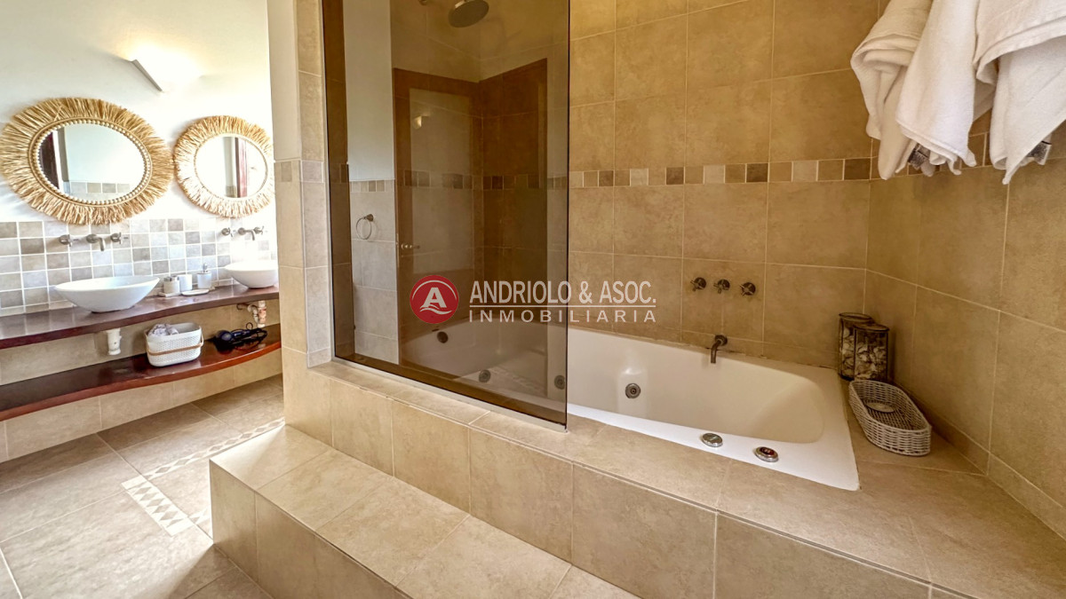 Casa ID.6544 - Excelente casa en El Quijote Chacras Reserva Natural