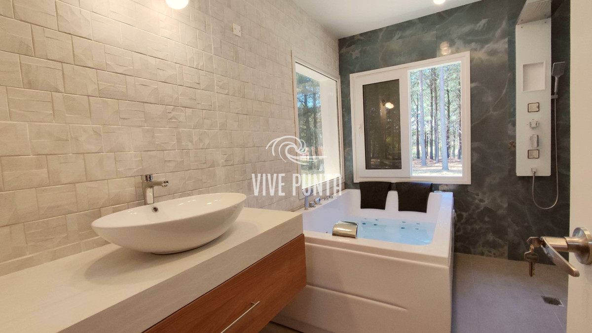 Casa ID.387 - Excelente propiedad en Venta Chacras del Pinar
