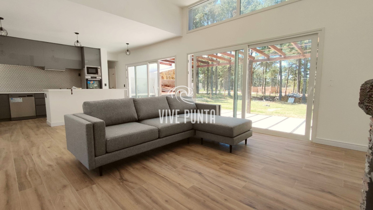 Casa ID.387 - Excelente propiedad en Venta Chacras del Pinar
