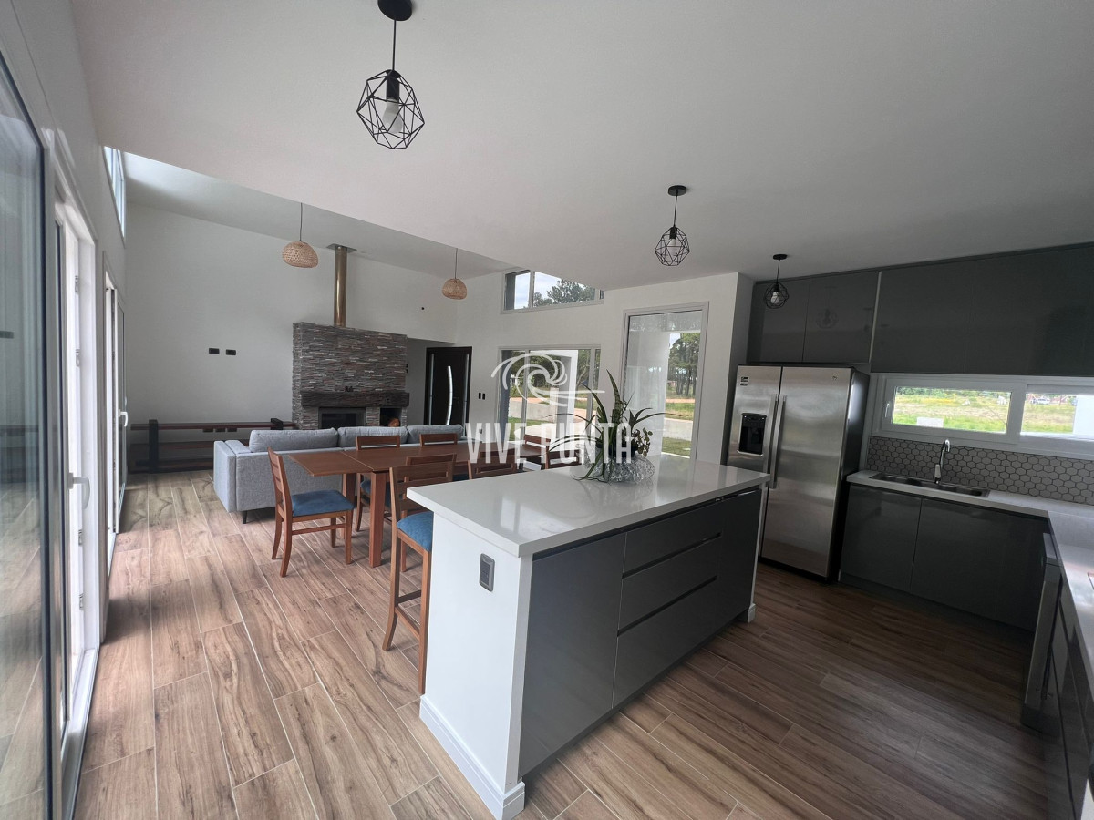 Casa ID.387 - Excelente propiedad en Venta Chacras del Pinar