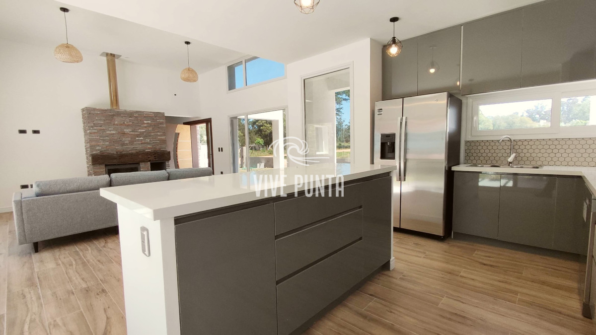 Casa ID.387 - Excelente propiedad en Venta Chacras del Pinar