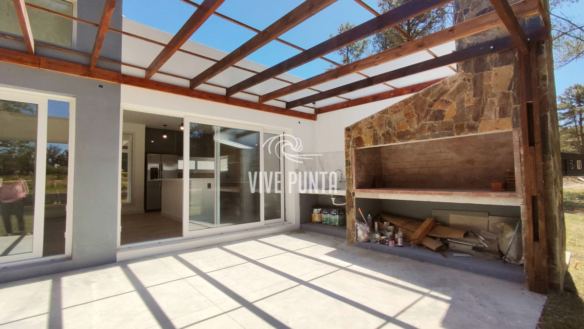 Casa ID.387 - Excelente propiedad en Venta Chacras del Pinar