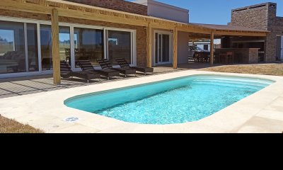Venta Completa Casa con Piscina en El Quijote Chacras