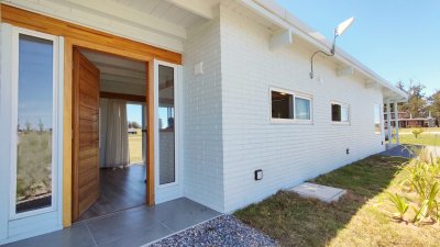 Casa en Venta con Hermosa Vista a la Laguna en El Quijote Chacras