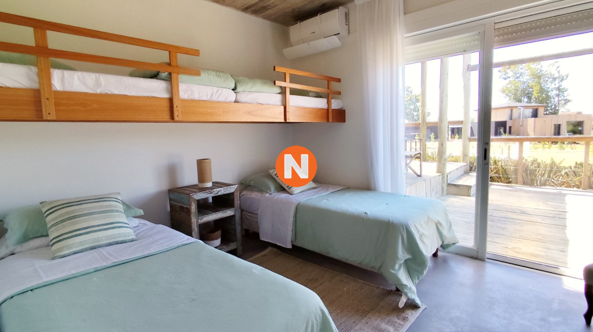 Casa Ref.217920 - Casa en Venta de muy buena construcción en El Quijote