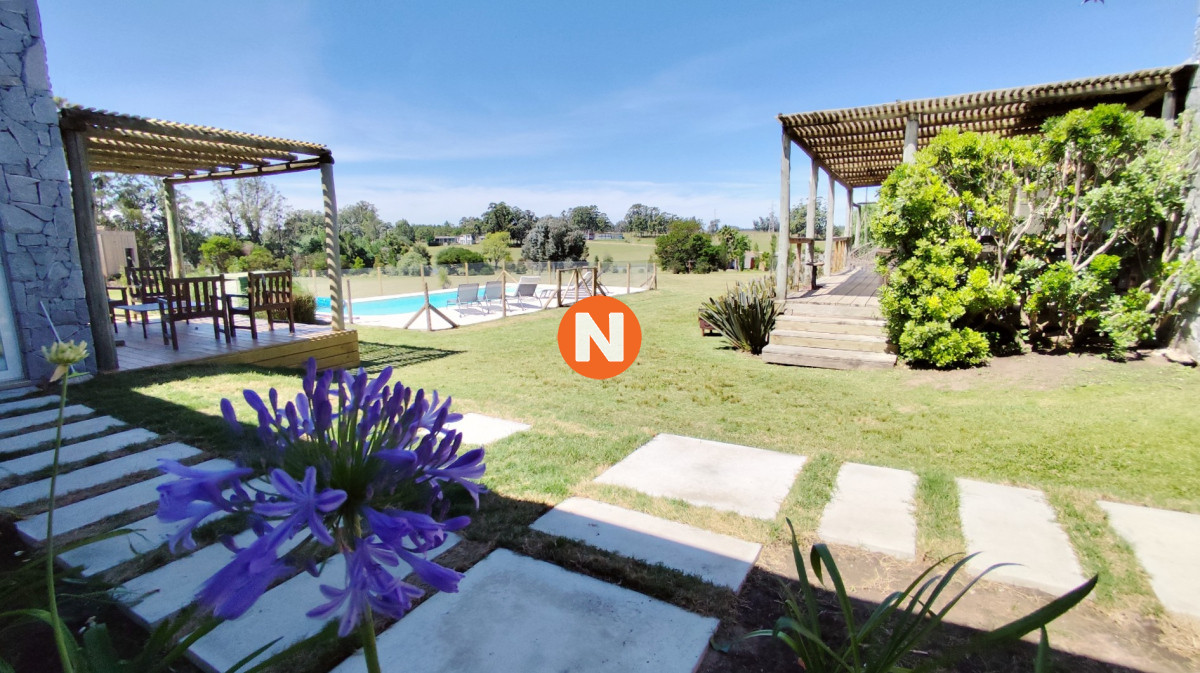 Casa Ref.217920 - Casa en Venta de muy buena construcción en El Quijote