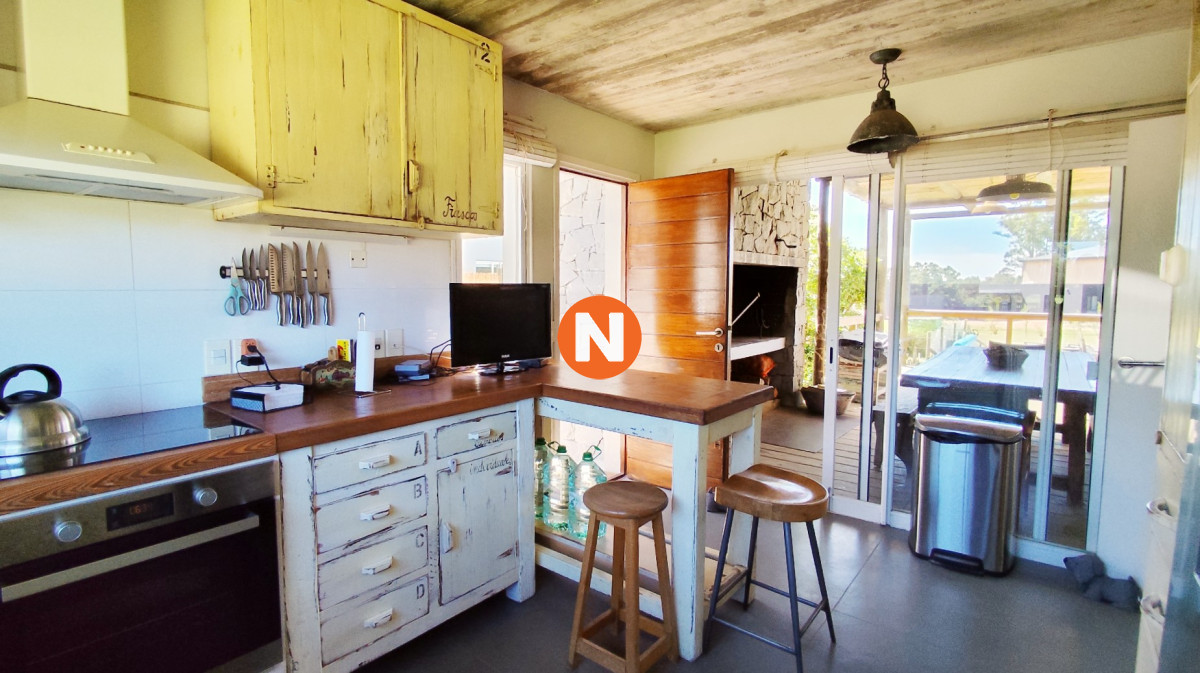 Casa Ref.217920 - Casa en Venta de muy buena construcción en El Quijote