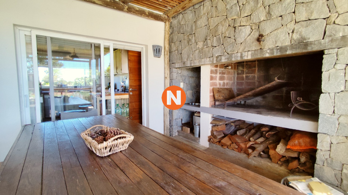 Casa Ref.217920 - Casa en Venta de muy buena construcción en El Quijote