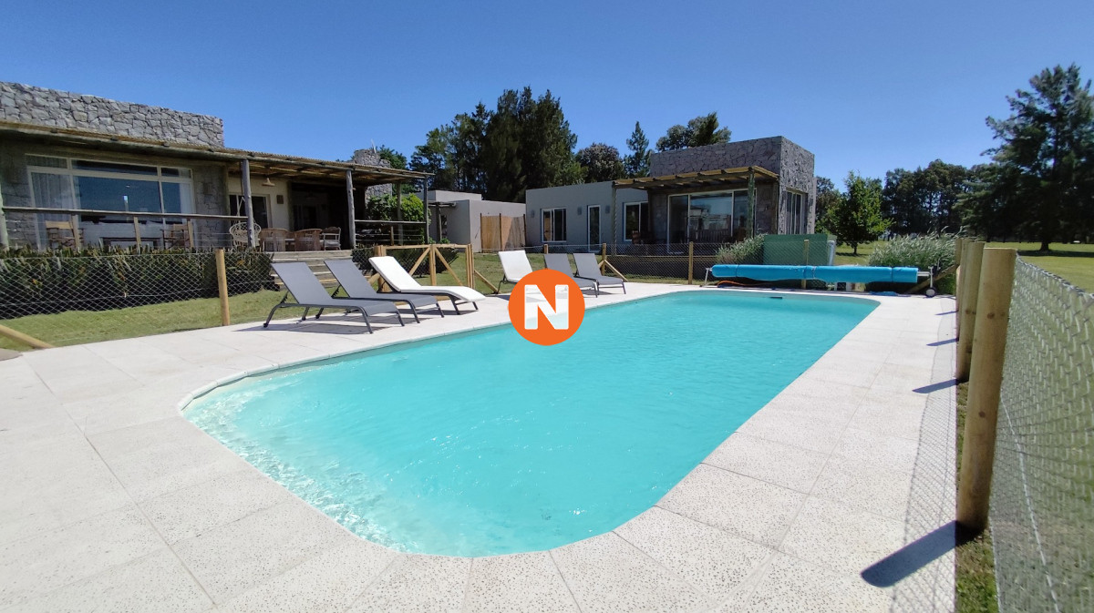 Casa Ref.217920 - Casa en Venta de muy buena construcción en El Quijote