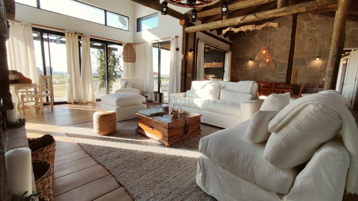 Casa ID.212313 - Venta de Excelente Propiedad en El Quijote Chacras