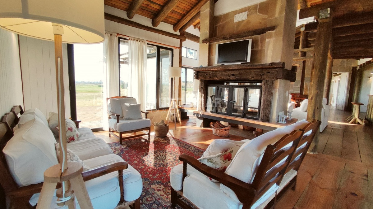 Casa ID.212313 - Venta de Excelente Propiedad en El Quijote Chacras