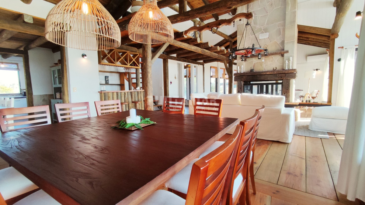 Casa ID.212313 - Venta de Excelente Propiedad en El Quijote Chacras
