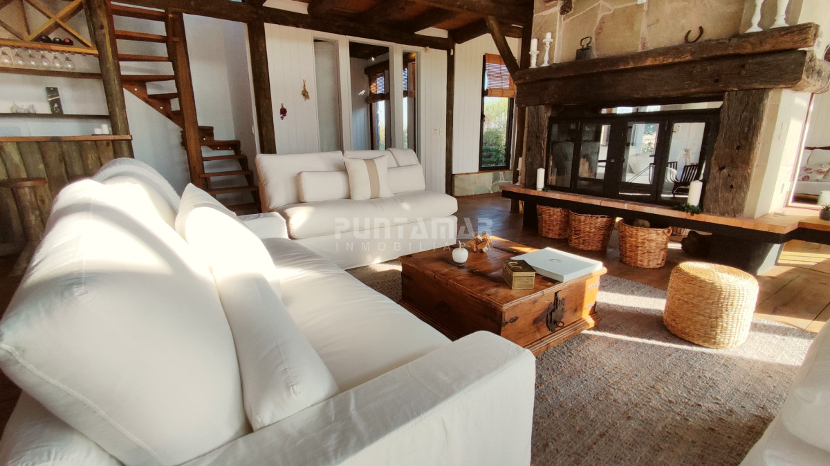 Casa ID.212313 - Venta de Excelente Propiedad en El Quijote Chacras