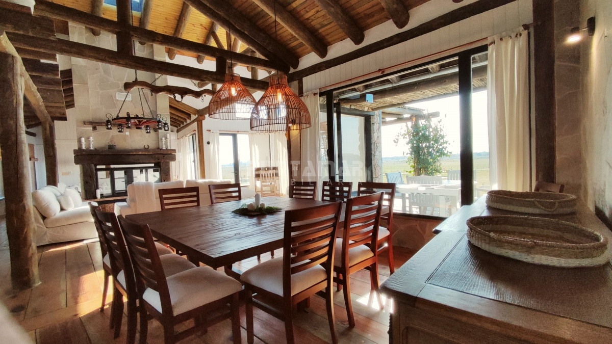 Casa ID.212313 - Venta de Excelente Propiedad en El Quijote Chacras