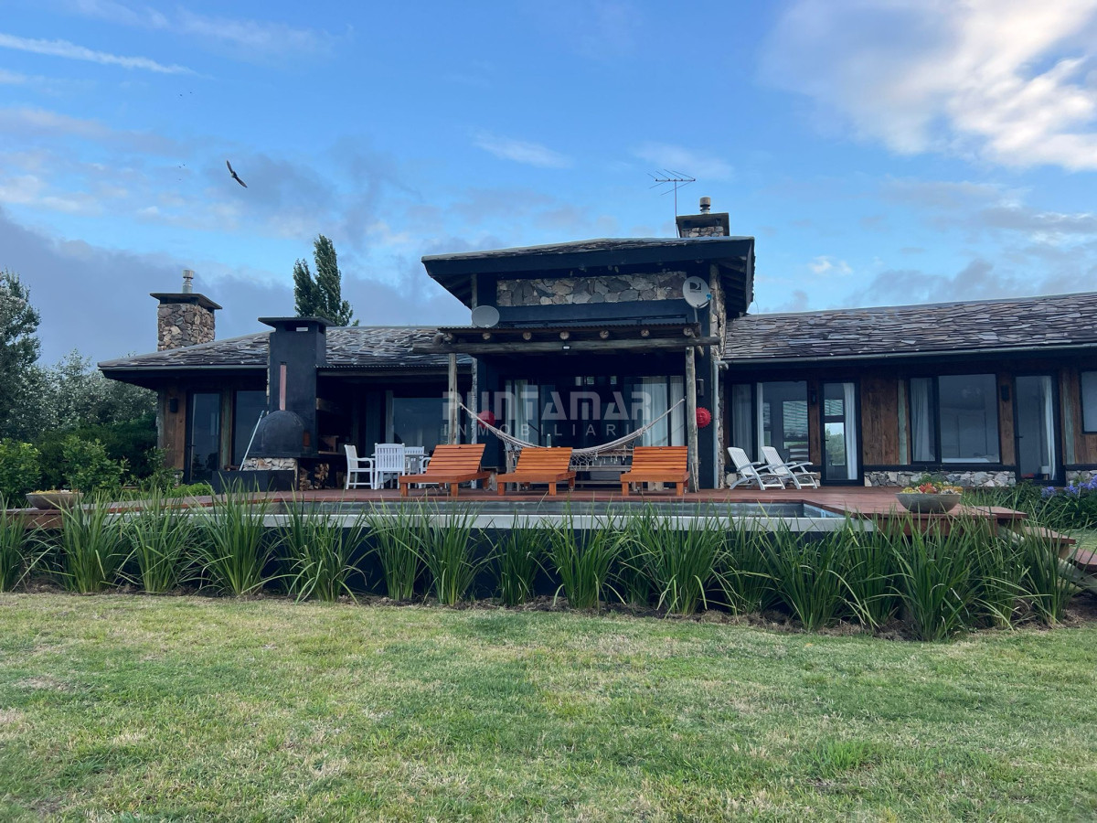 Casa ID.212313 - Venta de Excelente Propiedad en El Quijote Chacras