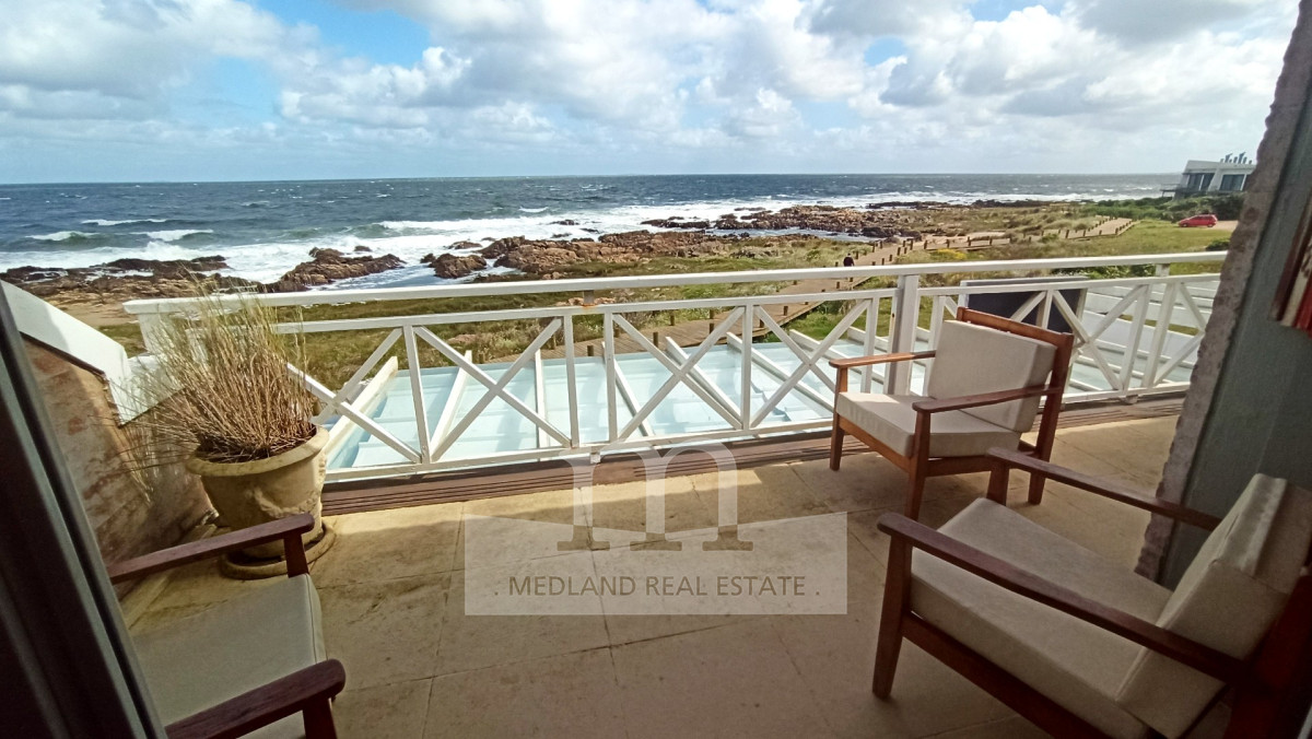 Apartamento ID.260 - Venta Excelente Apartamento frente al Mar en Montoya