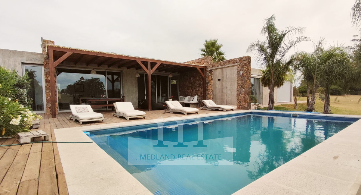 Casa ID.112 - Alquiler - Casa con preciosa vista a la laguna y al cerro, El Quijote Chacras