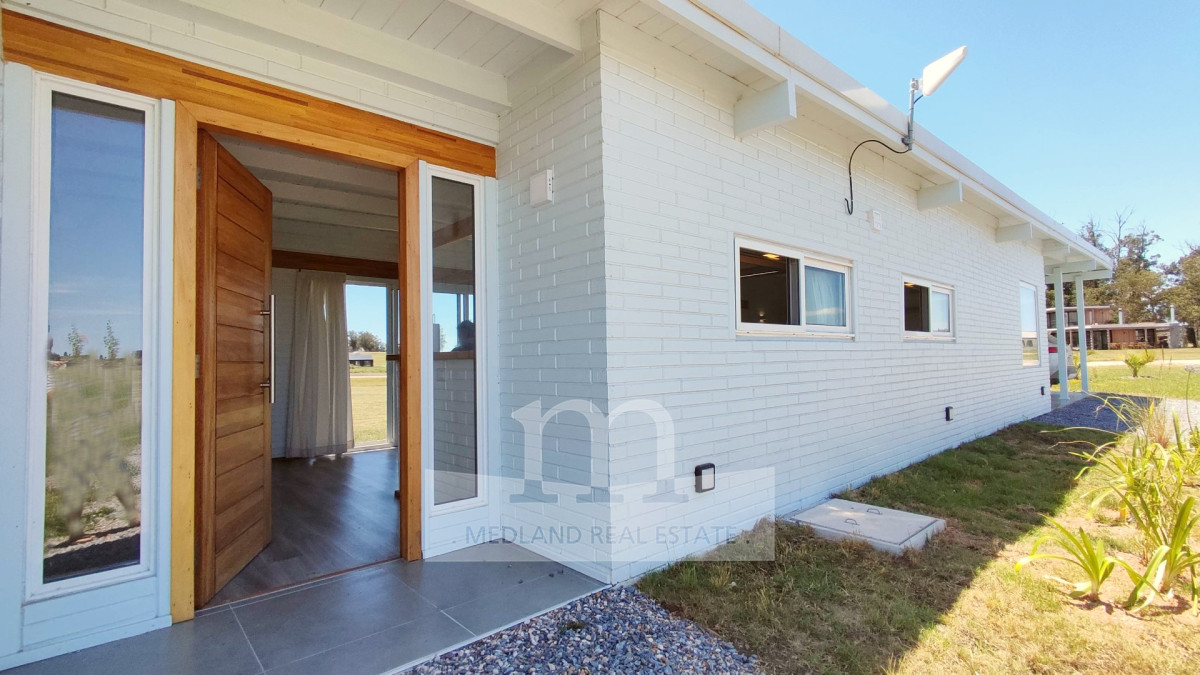Casa ID.352 - Casa en Venta con Hermosa Vista a la Laguna en El Quijote Chacras