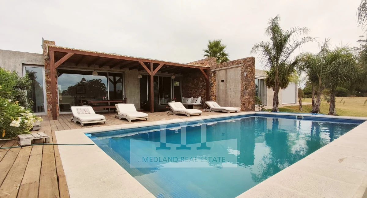 Casa ID.112 - Alquiler - Casa con preciosa vista a la laguna y al cerro, El Quijote Chacras